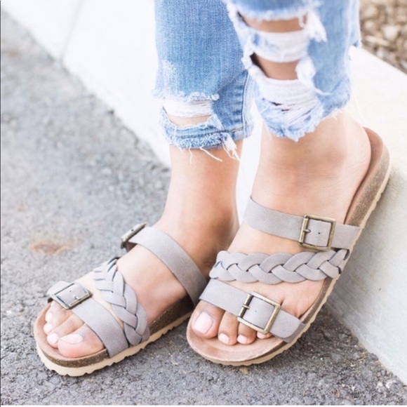 LAST 5.5‼️BROWN BRAIDED SANDALS FLATS - SHOE - Picture 2 of 3